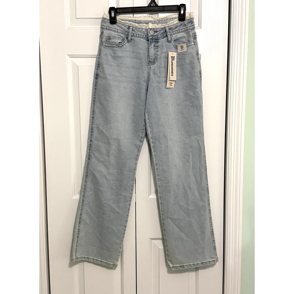 NEW No Boundaries Women's Lace Mid Rise Baggy Wide Leg Jeans size 2 Inseam 31 in